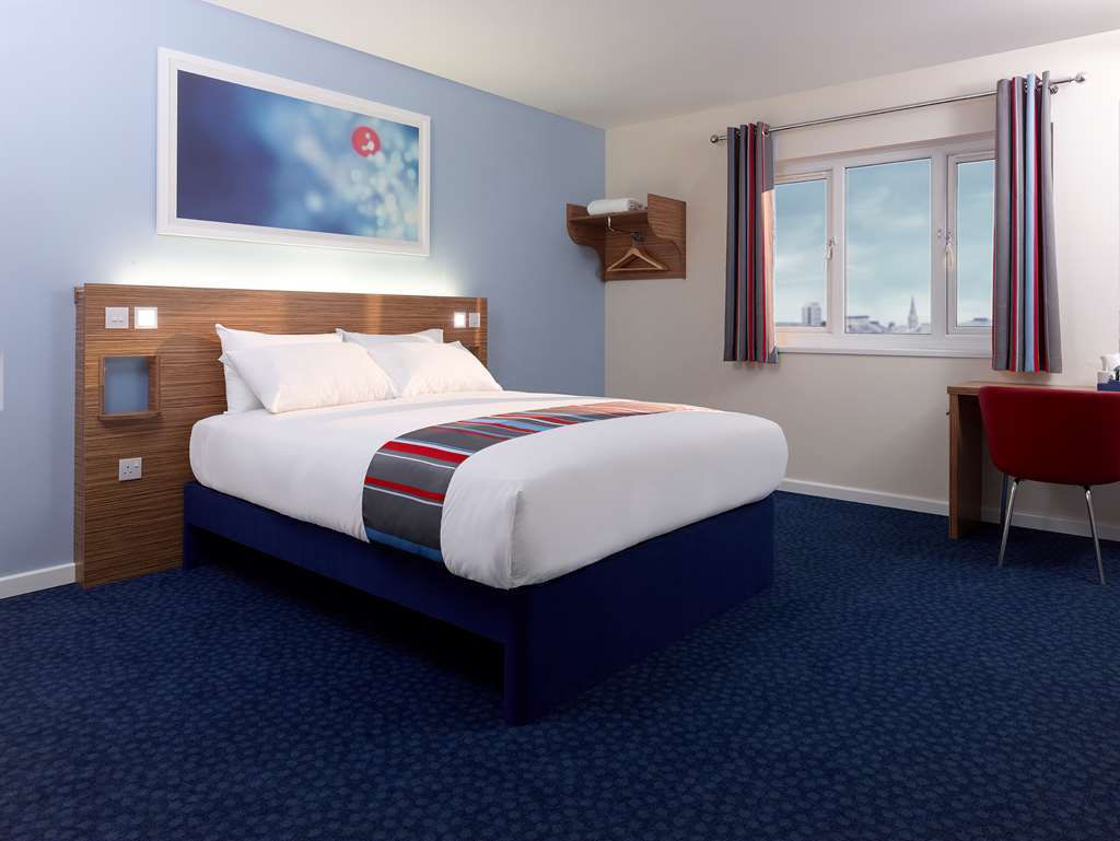Travelodge Birmingham Kingswinford Oda fotoğraf