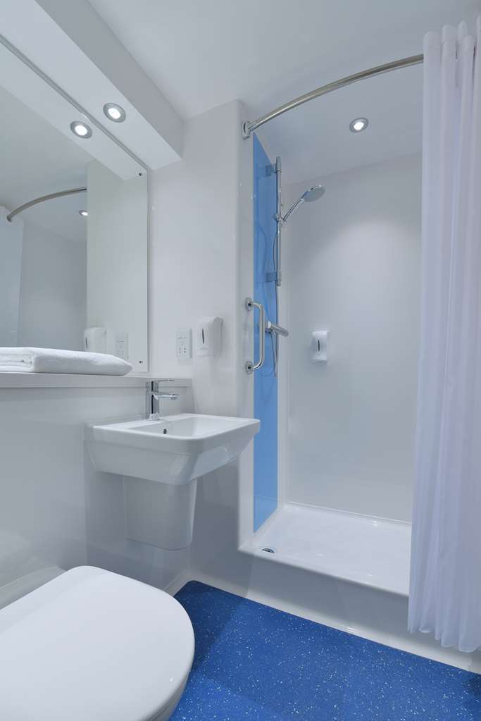 Travelodge Birmingham Kingswinford Oda fotoğraf